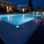 Apartment Tomica With Pool *