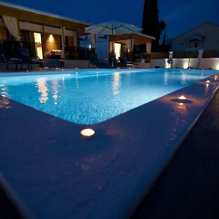 Apartament Tomica With Pool *