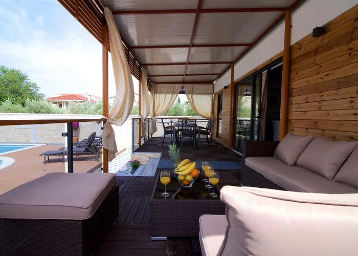 Tomica With Pool Биоград-на-Мору