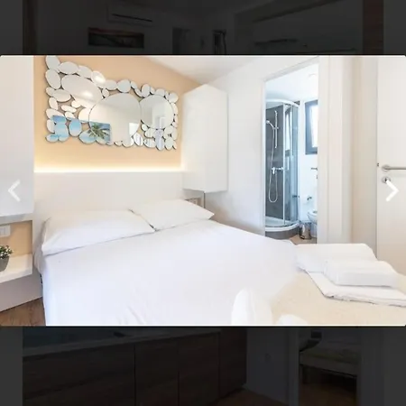 Apartment Tomica With Pool