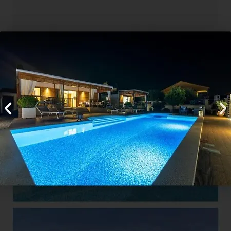 Apartment Tomica With Pool Biograd Na Moru