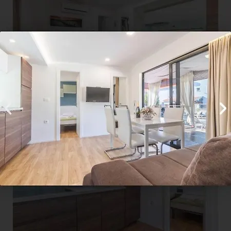 Apartment Tomica With Pool Biograd Na Moru