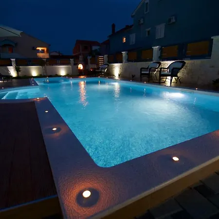 Tomica With Pool Biograd Na Moru