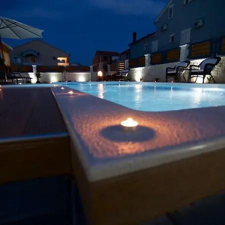 Apartment Tomica With Pool Biograd Na Moru