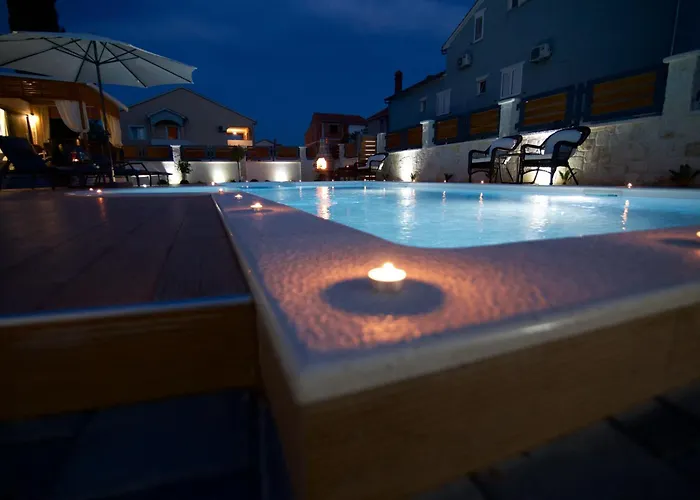 Tomica With Pool Apartman Biograd na Moru