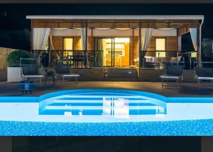 Tomica With Pool Biograd na Moru