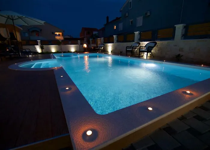 Tomica With Pool Biograd na Moru